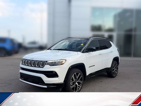 Used 2025 Jeep Compass Limited w/ Elite Group AWD/4WD image 4