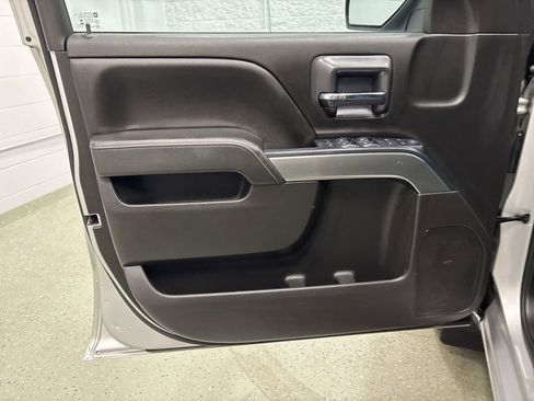 Used 2019 Chevrolet Silverado 1500 LT AWD/4WD image 15