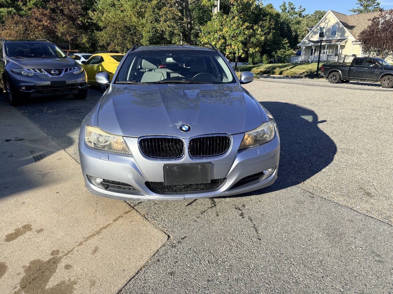 Used 2009 BMW 328i xDrive Wagon AWD/4WD image 1