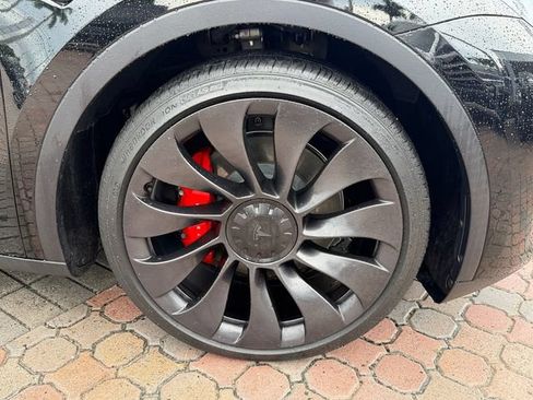 Used 2024 Tesla Model Y Performance AWD/4WD image 19