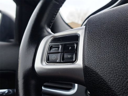 Used 2012 Dodge Avenger SXT image 22