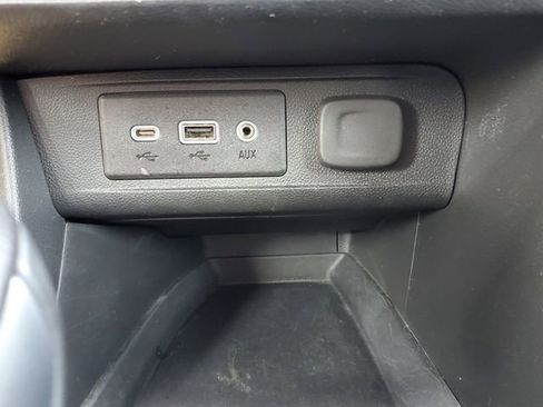 Certified 2023 Buick Encore GX Preferred w/ Cold Weather Comfort Package AWD/4WD image 32
