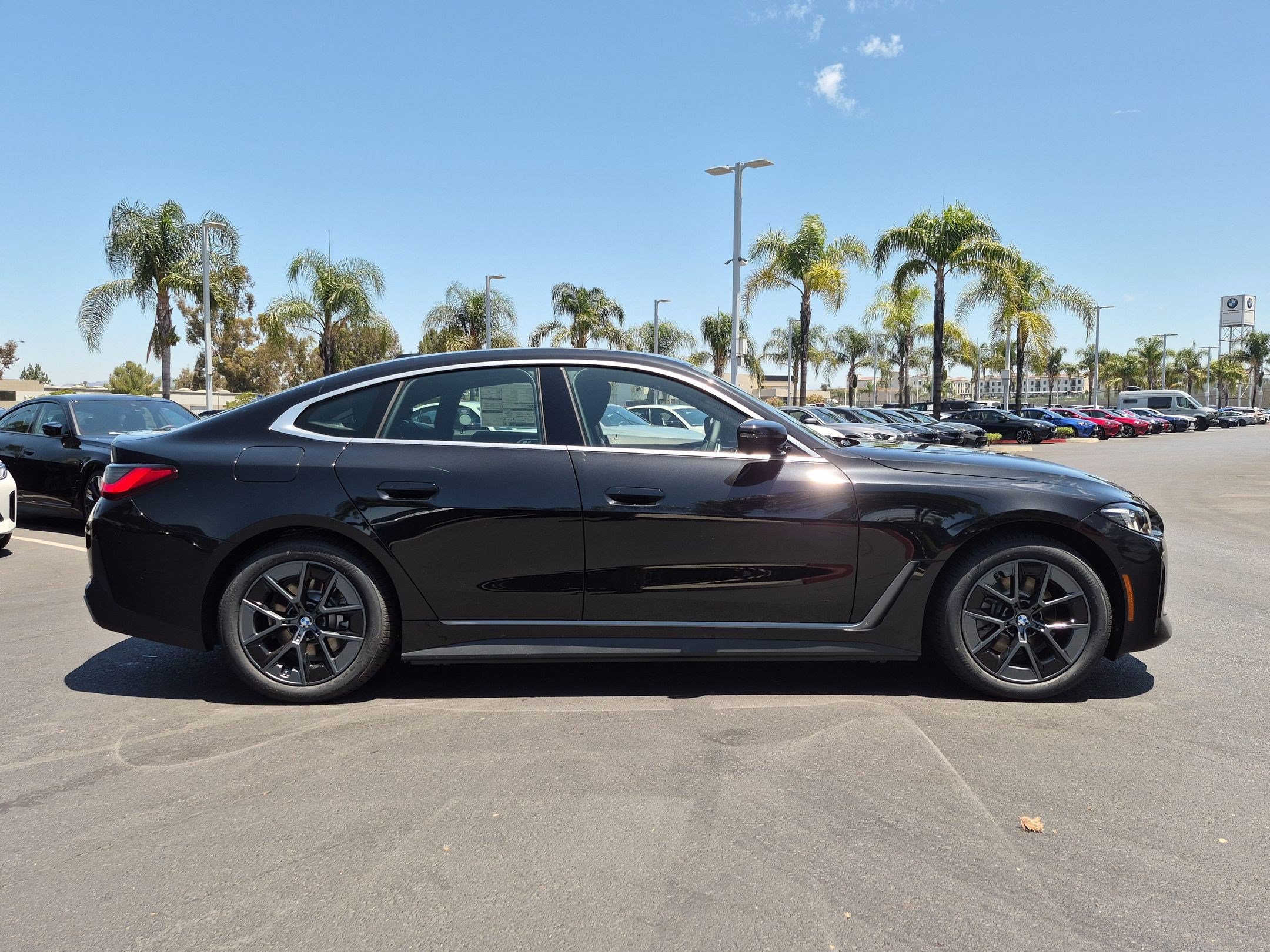 New 2026 BMW i4 eDrive40 w/ Parking Assistance Package RWD image 11