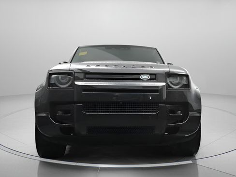 Certified 2025 Land Rover Defender 130 X-Dynamic SE AWD/4WD image 25