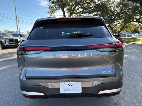 Certified 2026 INFINITI QX60 Luxe w/ Cargo Package AWD/4WD image 6