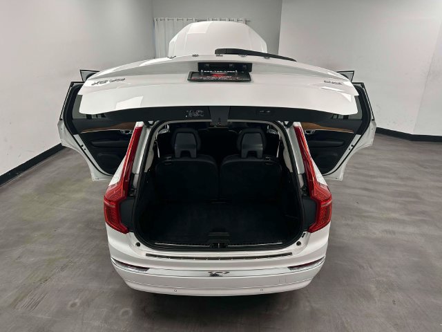 Used 2023 Volvo XC90 B6 Plus w/ Protection Package Premier AWD/4WD image 17
