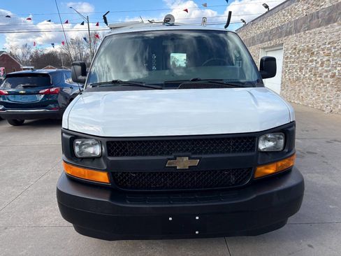Used 2017 Chevrolet Express 2500 image 3