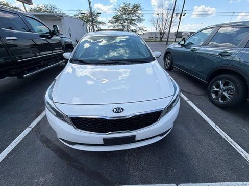 Used 2018 Kia Forte LX FWD image 2