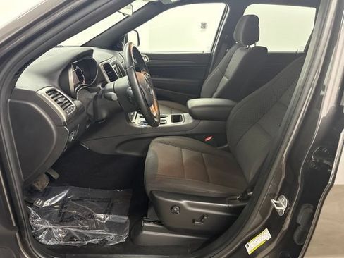 Used 2021 Jeep Grand Cherokee Laredo AWD/4WD image 15