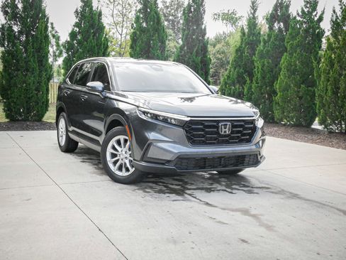 Used 2023 Honda CR-V EX image 2