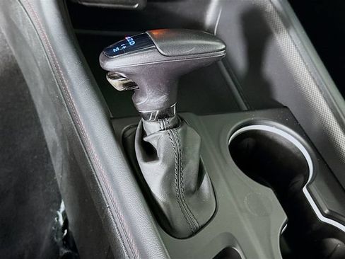 Used 2024 Dodge Durango GT RWD image 17