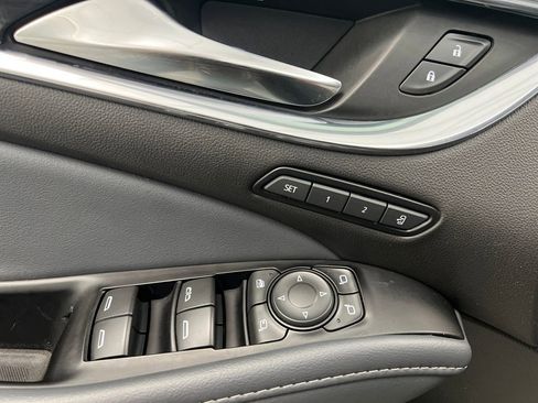 Used 2024 Buick Enclave Premium image 12