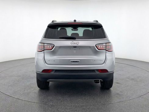 Used 2025 Jeep Compass Limited image 7