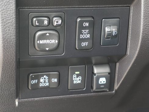 Used 2015 Toyota Tundra Platinum image 6