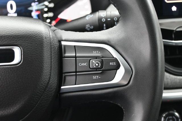 Used 2024 Jeep Compass Latitude w/ Altitude Special Edition AWD/4WD image 31