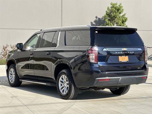 Used 2024 Chevrolet Suburban LT image 5