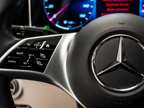 Used 2024 Mercedes-Benz C 300 4MATIC Sedan image 18