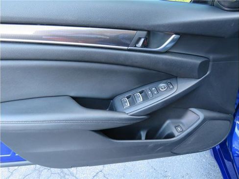 Used 2019 Honda Accord Sport image 11