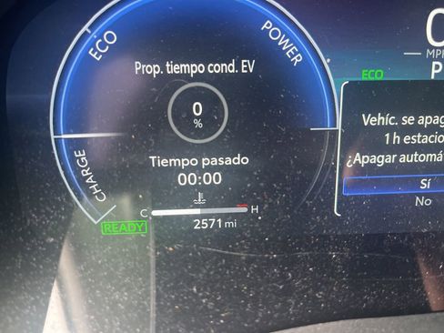 Used 2025 Toyota Camry XLE FWD image 5