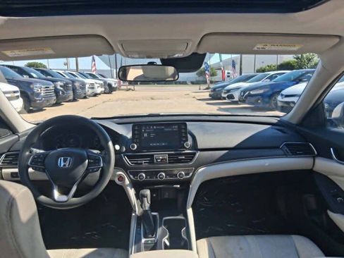 Used 2018 Honda Accord EX image 19