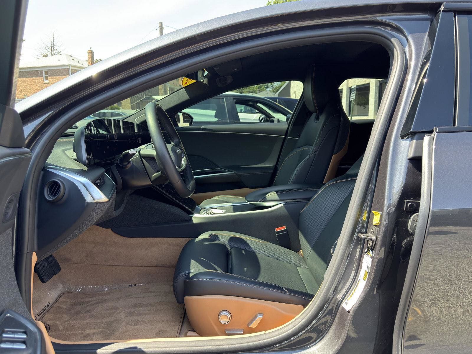 Used 2025 Lucid Air Touring AWD/4WD image 21