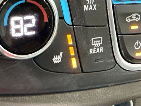 Used 2019 Chevrolet Traverse LT w/ LPO, Black Accent Package image 21