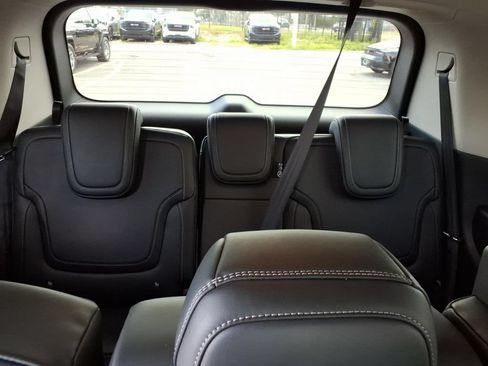 Used 2025 Nissan Armada SV RWD image 17