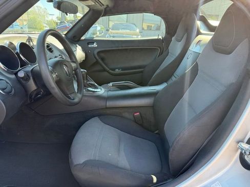 Used 2007 Pontiac Solstice Convertible w/ Preferred Package image 9