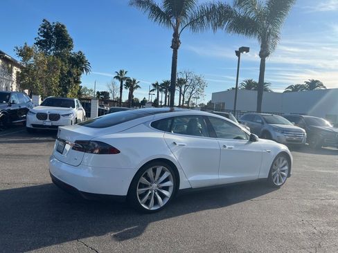 Used 2015 Tesla Model S 70 image 6