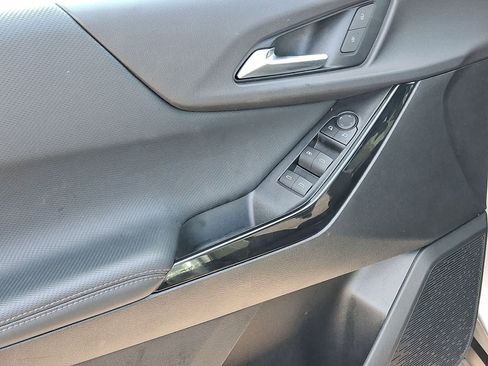 Certified 2025 Chevrolet Equinox LT FWD image 29