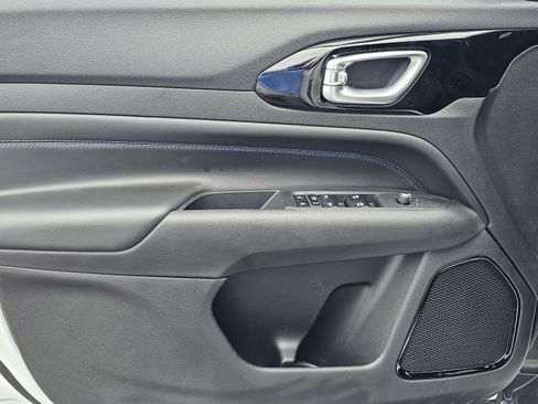 New 2026 Jeep Compass Latitude image 14