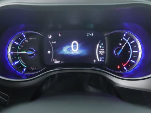 Used 2023 Chrysler Pacifica Limited w/ S Appearance Package FWD image 22