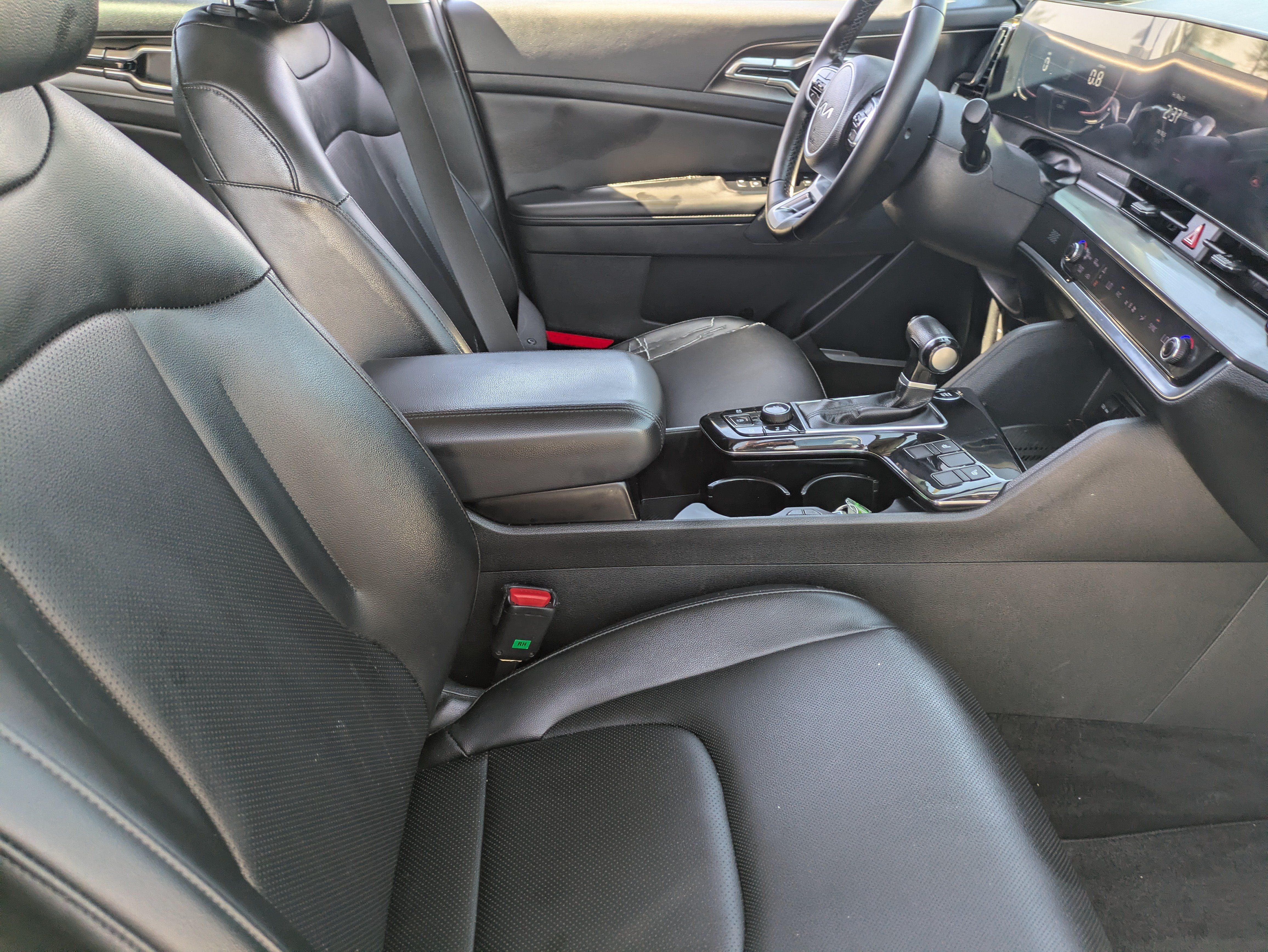 Used 2023 Kia Sportage EX FWD image 12