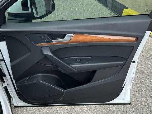 Used 2021 Audi Q5 2.0T Premium w/ Convenience Package image 27