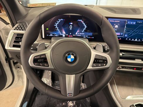 New 2026 BMW X5 xDrive40i w/ M Sport Package image 16