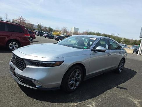 Used 2024 Honda Accord EX image 2