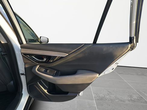 Used 2025 Subaru Outback Onyx Edition XT w/ Popular Package #2 image 41