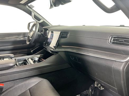 Used 2022 Jeep Wagoneer Series II image 31