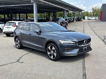 Used 2025 Volvo V60 B5 Cross Country Plus