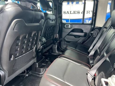 Used 2019 Jeep Wrangler Unlimited Rubicon w/ Advanced Safety Group AWD/4WD image 18