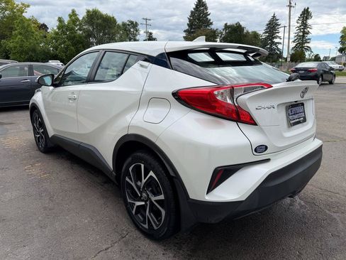 Used 2018 Toyota C-HR XLE FWD image 5