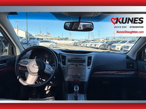 Used 2011 Subaru Outback 2.5i Limited w/ PWR Moonroof Pkg image 40