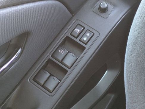 Used 2024 Nissan Frontier SV w/ SV Convenience Package image 21