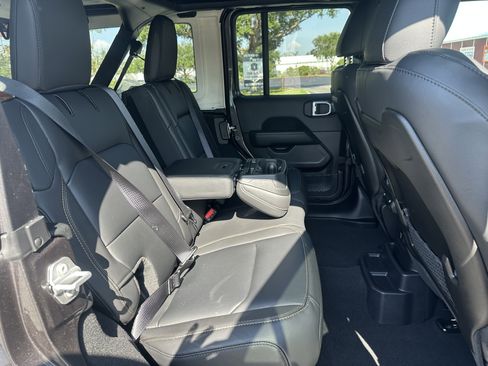 Used 2025 Jeep Wrangler Sahara w/ Safety Group image 32