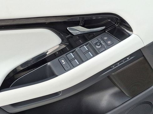 Certified 2026 Land Rover Range Rover Evoque S image 9