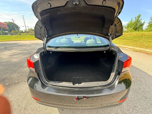 Used 2015 Hyundai Elantra SE w/ Option Group 02 FWD image 21