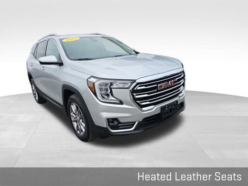 Used 2022 GMC Terrain SLT image 3