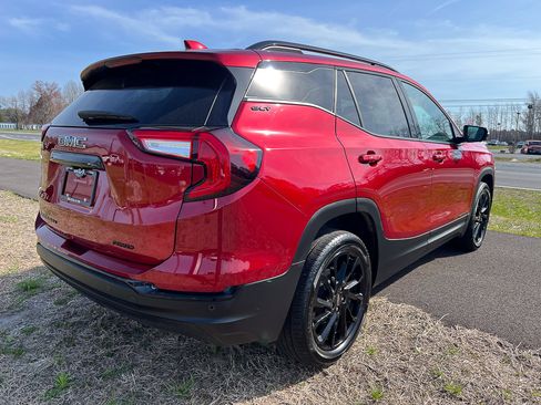 Used 2023 GMC Terrain SLT w/ Tech Package AWD/4WD image 10
