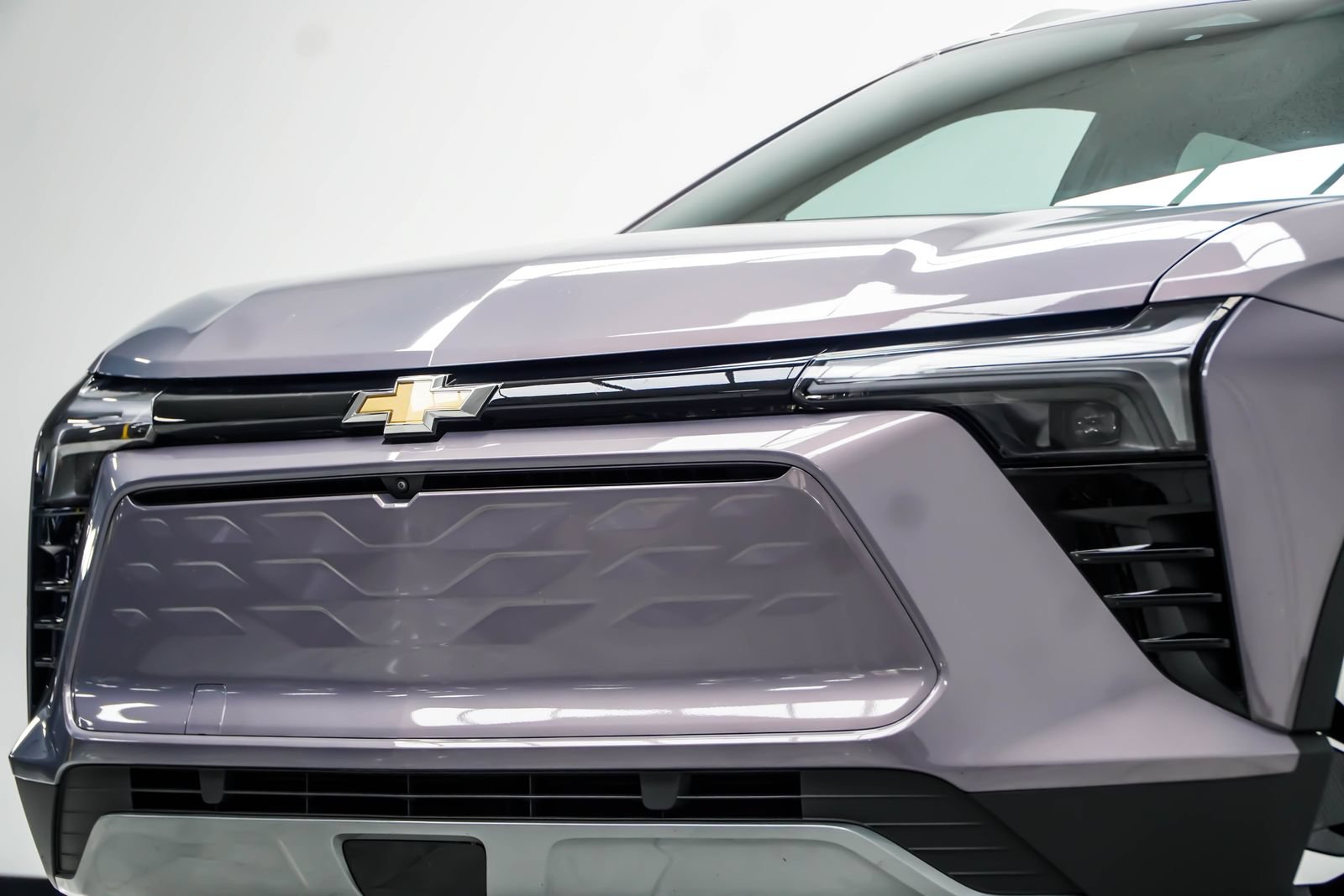 Used 2024 Chevrolet Blazer EV LT AWD/4WD image 2