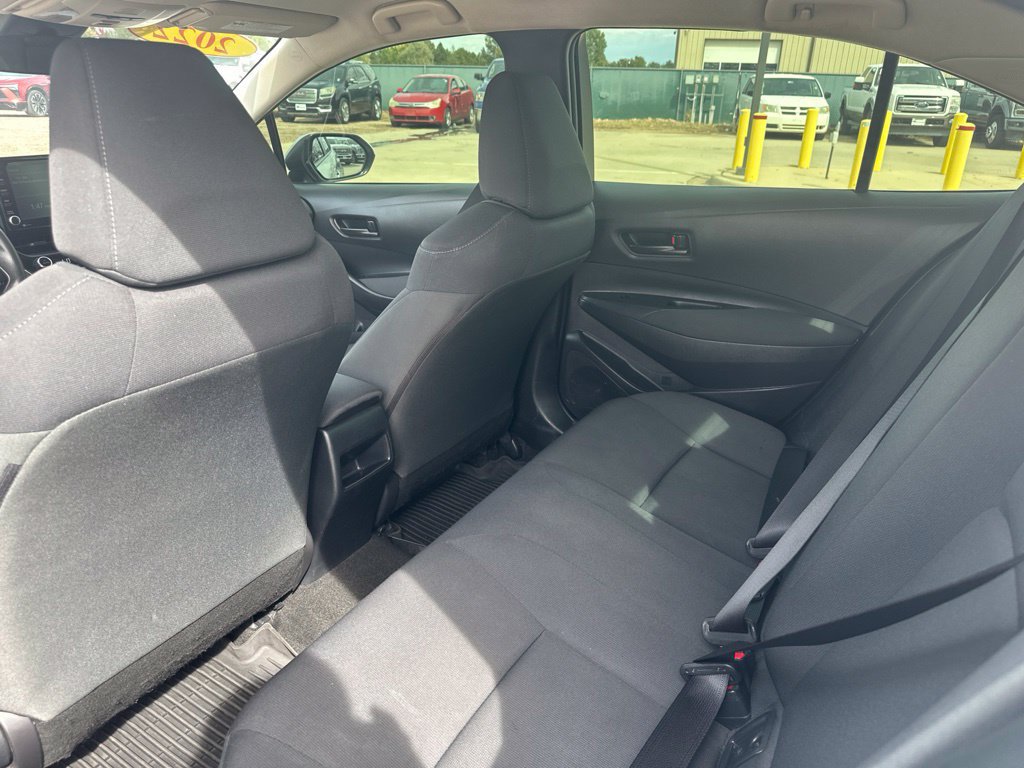 Used 2022 Toyota Corolla LE FWD image 18